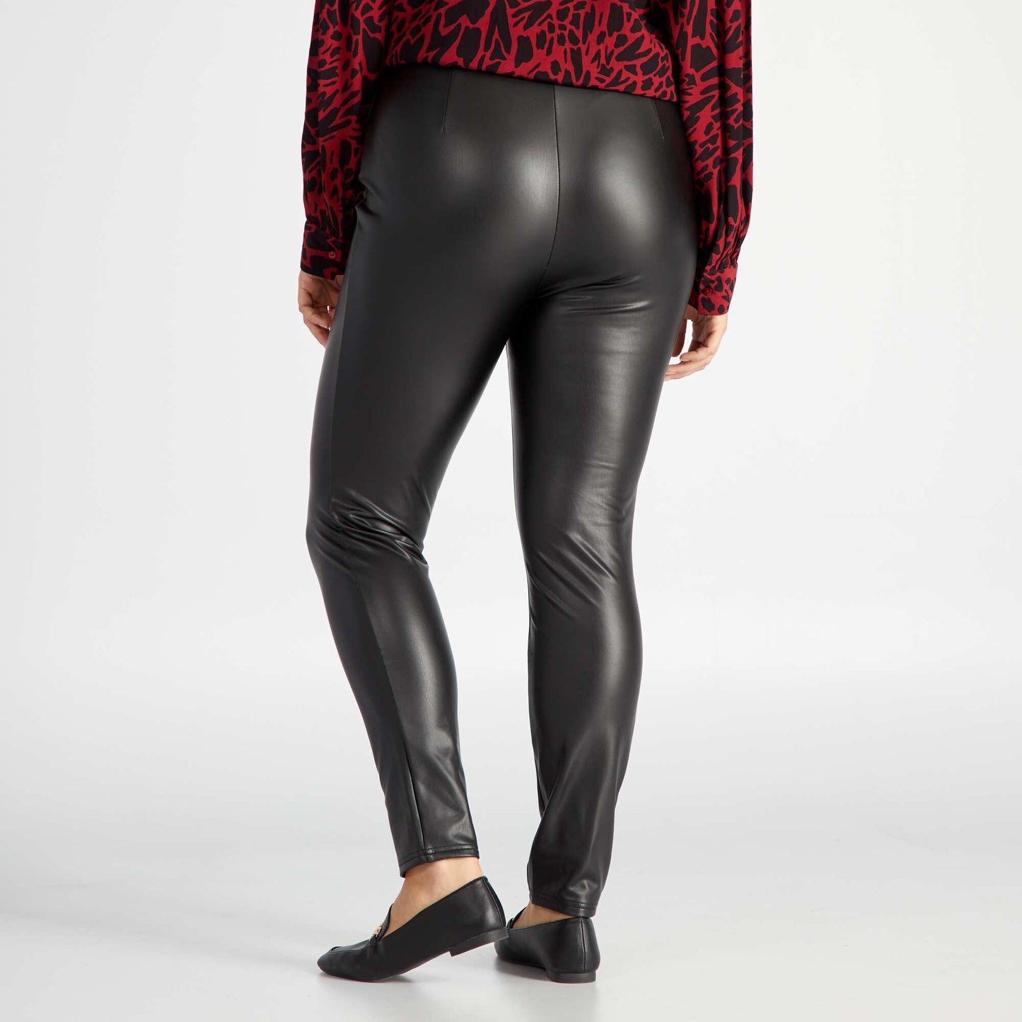 Pantalon en simili cuir noir