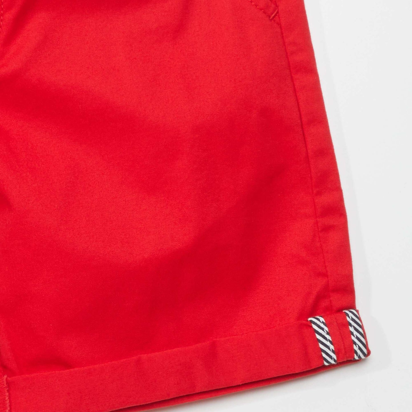 Bermuda en twill Rouge