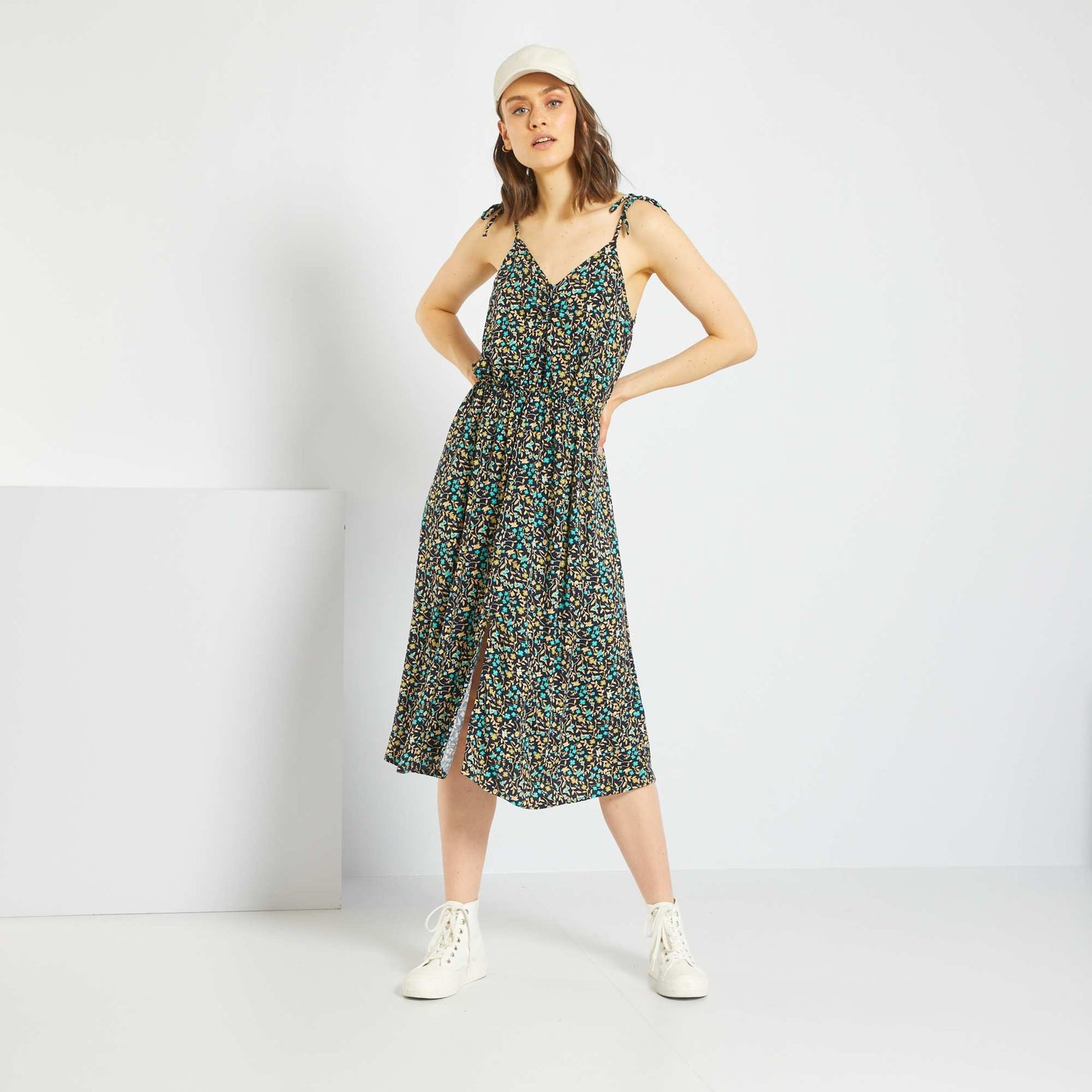 Robe fleurie à fines bretelles Bleu marine