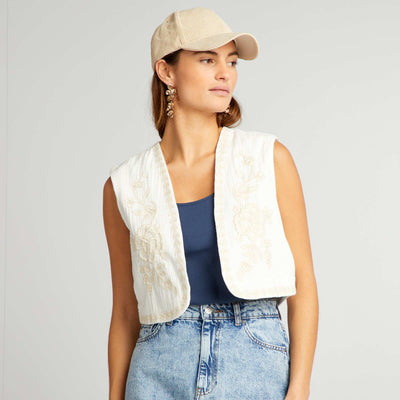 Veste sans manches avec broderies Beige