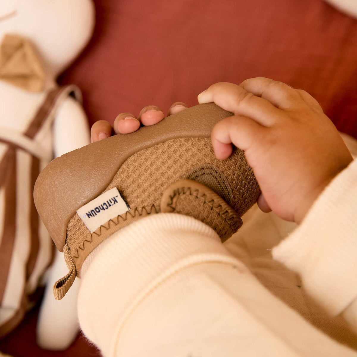 Chaussons motricité 3 '1ers pas' - Kitchoun MARRON