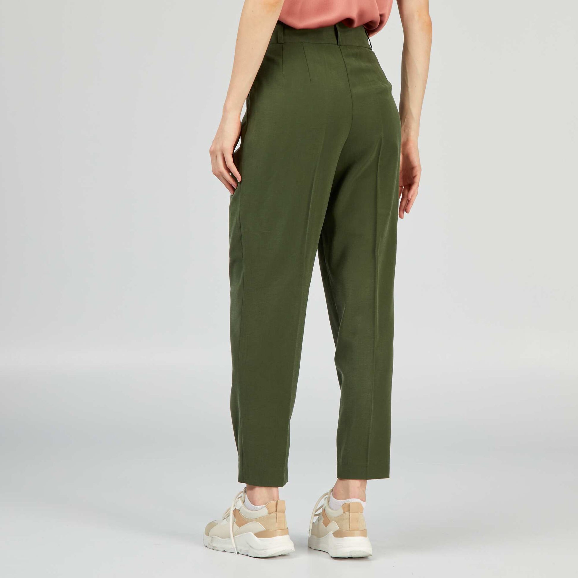 Pantalon regular en twill Kaki – Kiabi Afrique