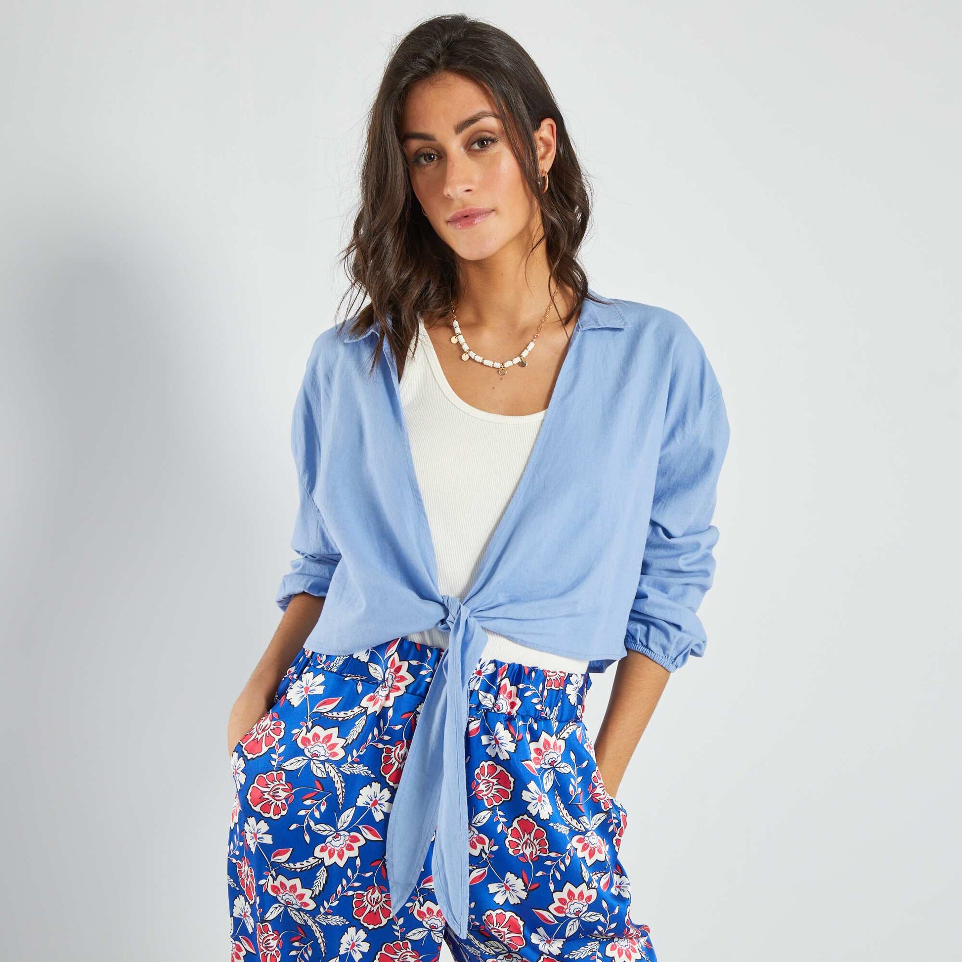 Blouse cropped à col V Bleu – Kiabi Afrique